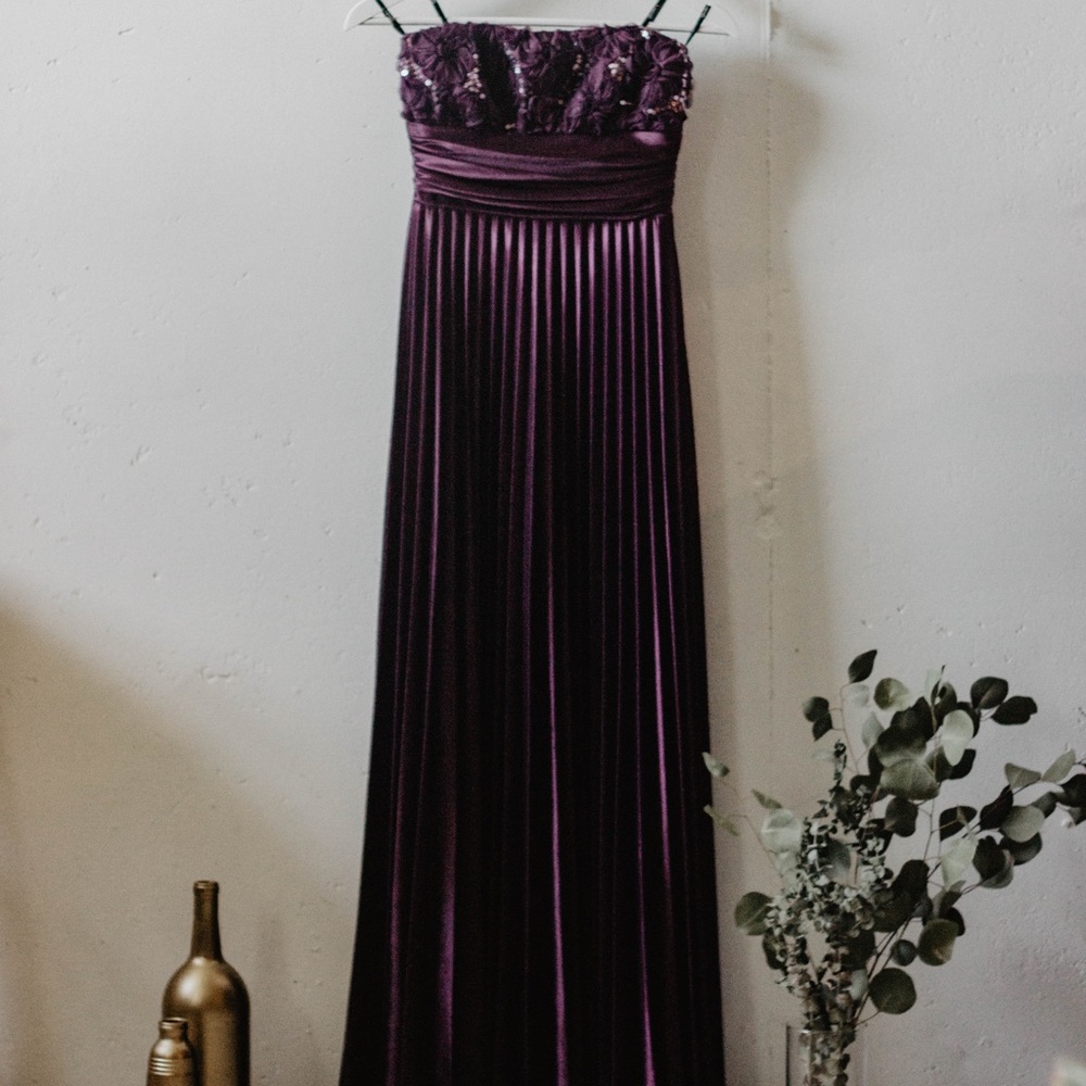 Floor length formal prom dress